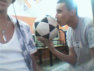 j aime le foot ball mais pas comme toi!